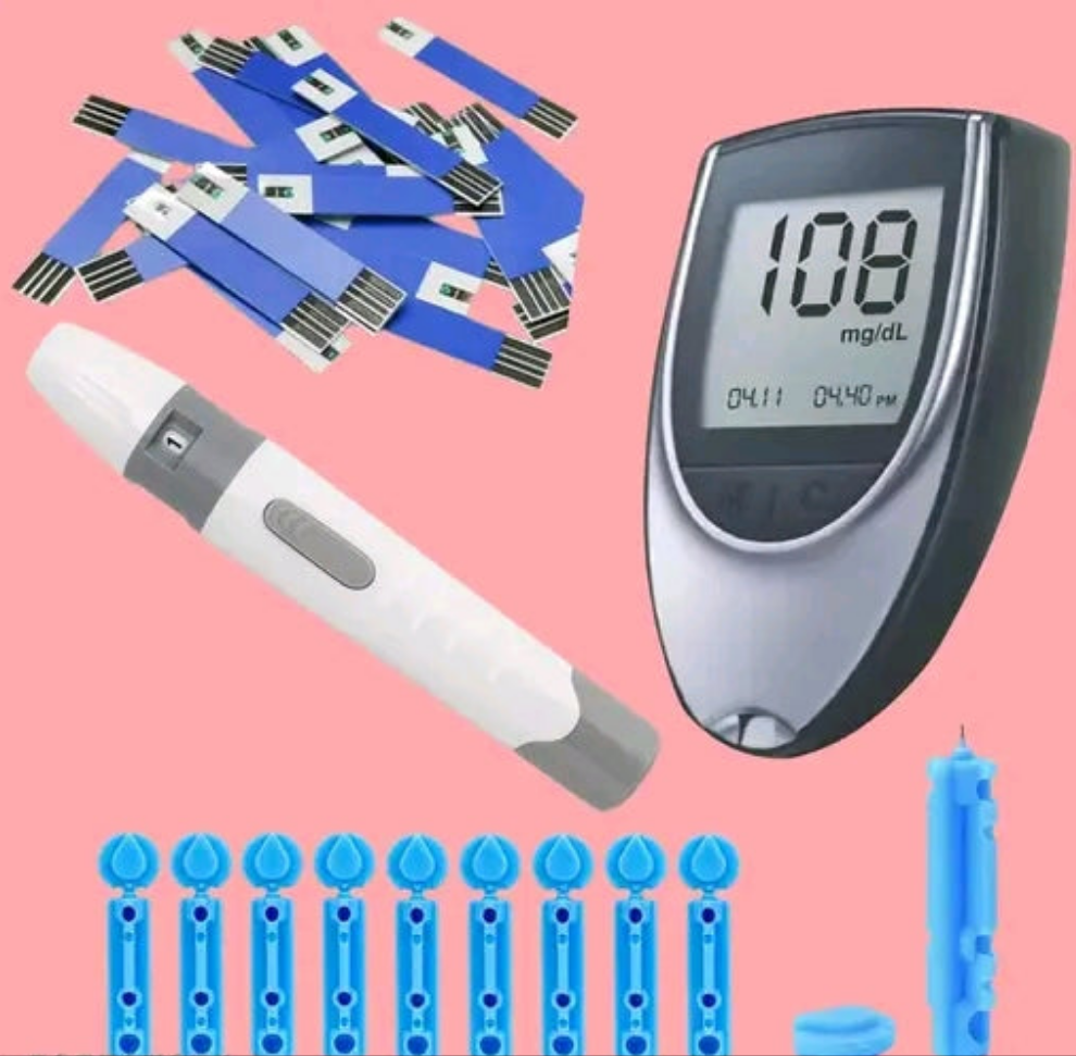 Digital Blood Glucose Monitor, Blood Sugar Check Machine (1 Machine +1 Cell +1 Pen Lancets + Box + Manual + 5 Strips)💫